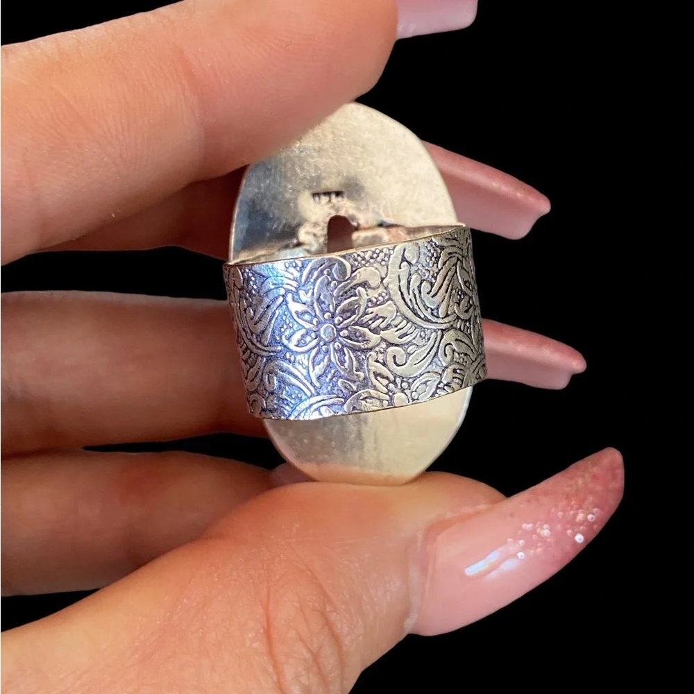 Clear “topaz” Two Toned Ring - Picture 6 of 13